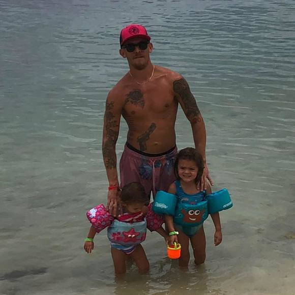 Meet your Posher, Justin - Picture 1 of 1